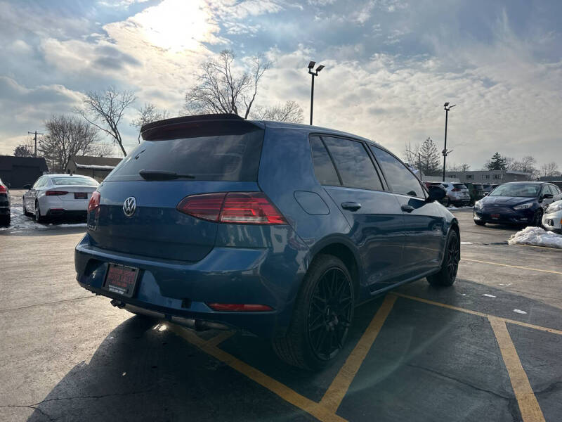 2019 Volkswagen Golf SE