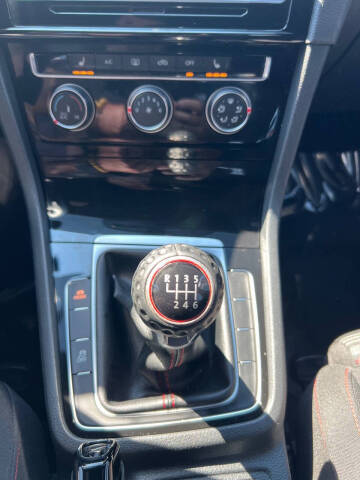 2018 Volkswagen Golf GTI S