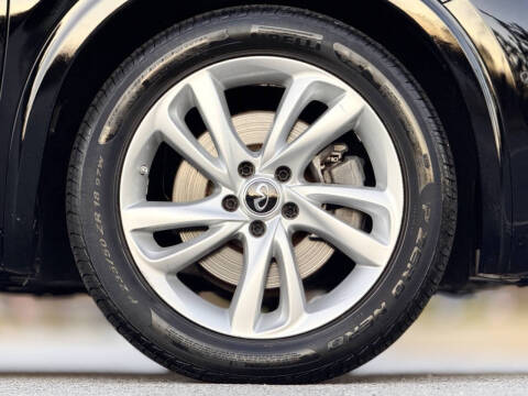 2018 Infiniti QX30 Premium