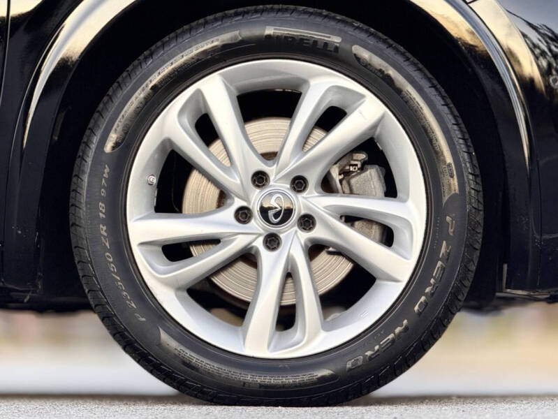 2018 Infiniti QX30 Premium