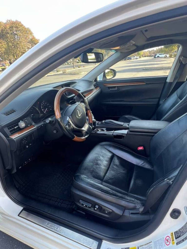 2013 Lexus ES 300h