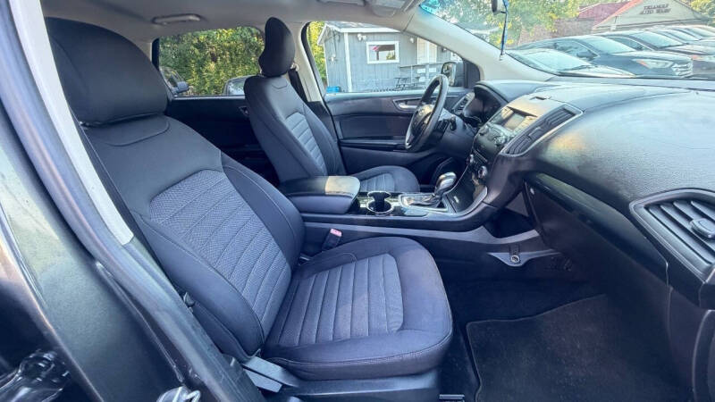 2016 Ford Edge SE