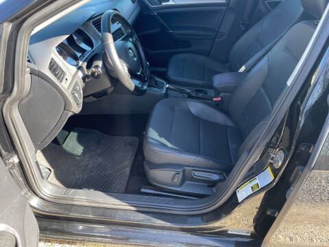 2015 Volkswagen Golf TDI SE