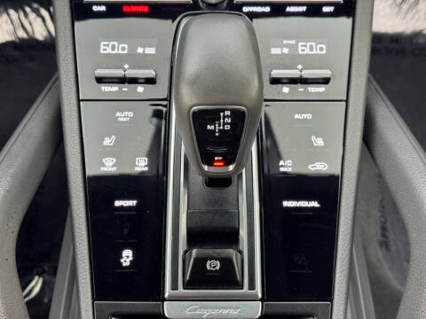 2022 Porsche Cayenne Platinum Edition