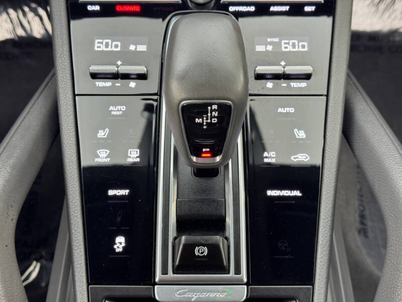 2022 Porsche Cayenne Platinum Edition