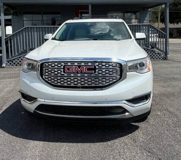 2018 GMC Acadia Denali photo 11