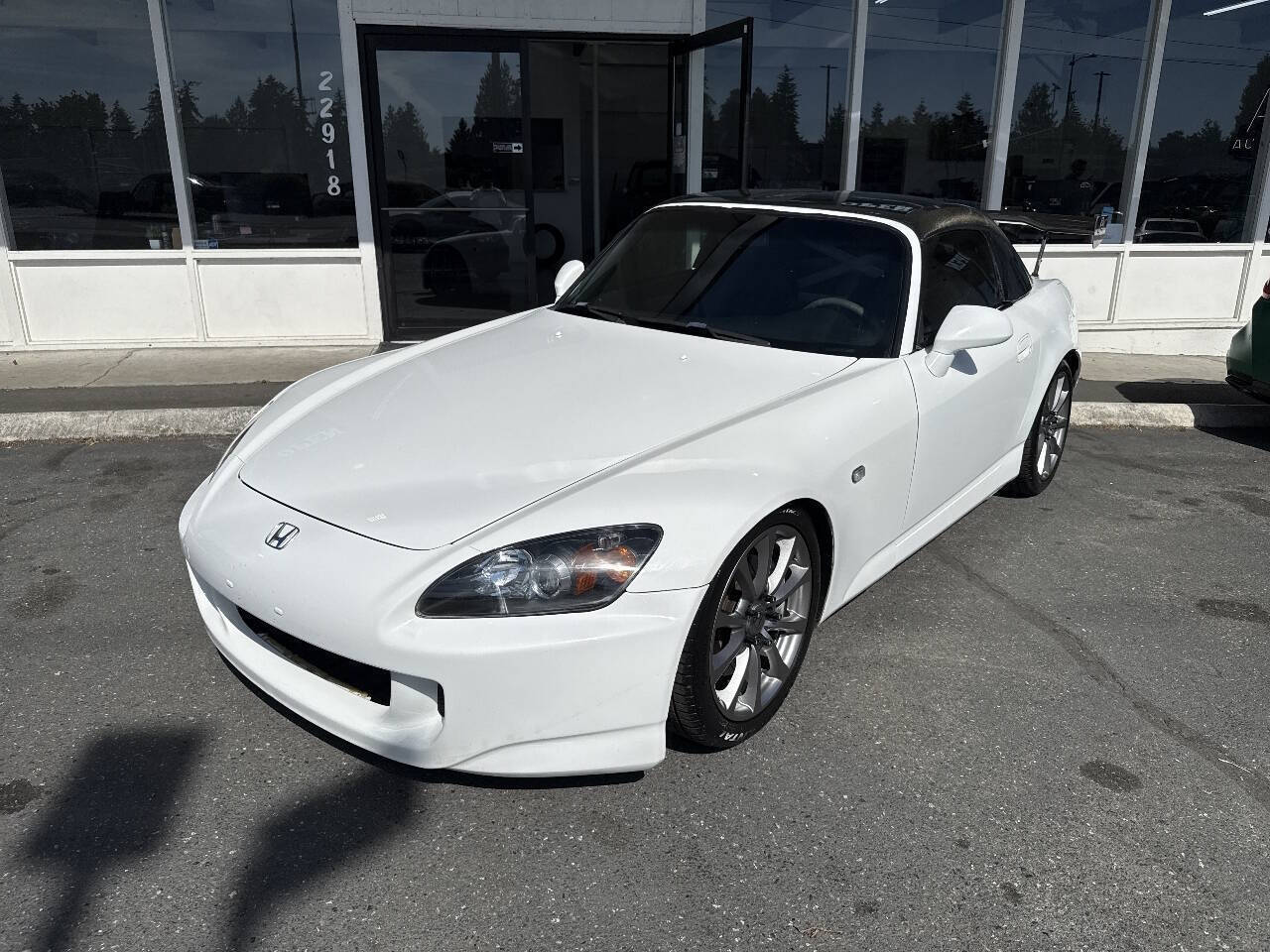 Grand Prix White 2006 Honda S2000 Roadster Convertible Rear-Wheel Drive 6-Speed Manual