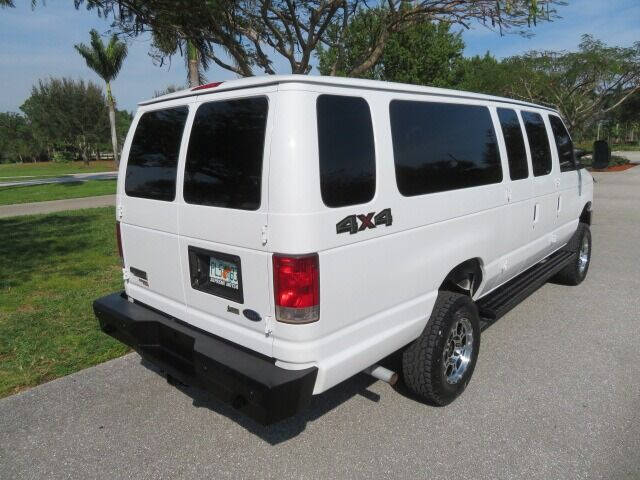 2014 Ford E-Series E-350 SD XLT