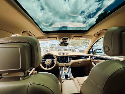 2017 Porsche Macan