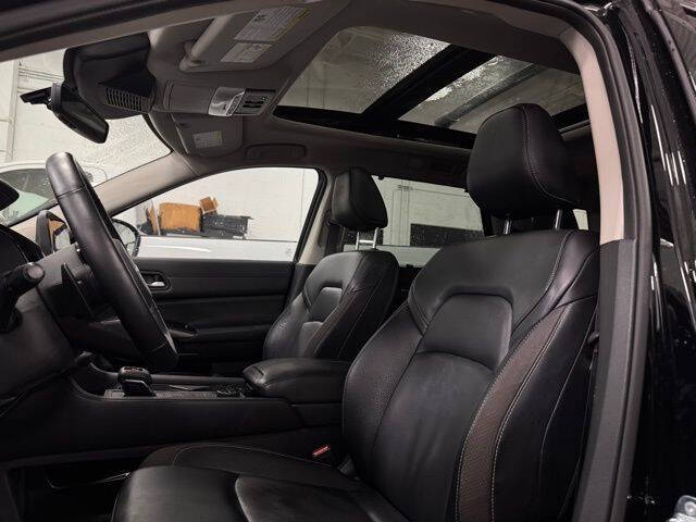 2023 Nissan Pathfinder SL