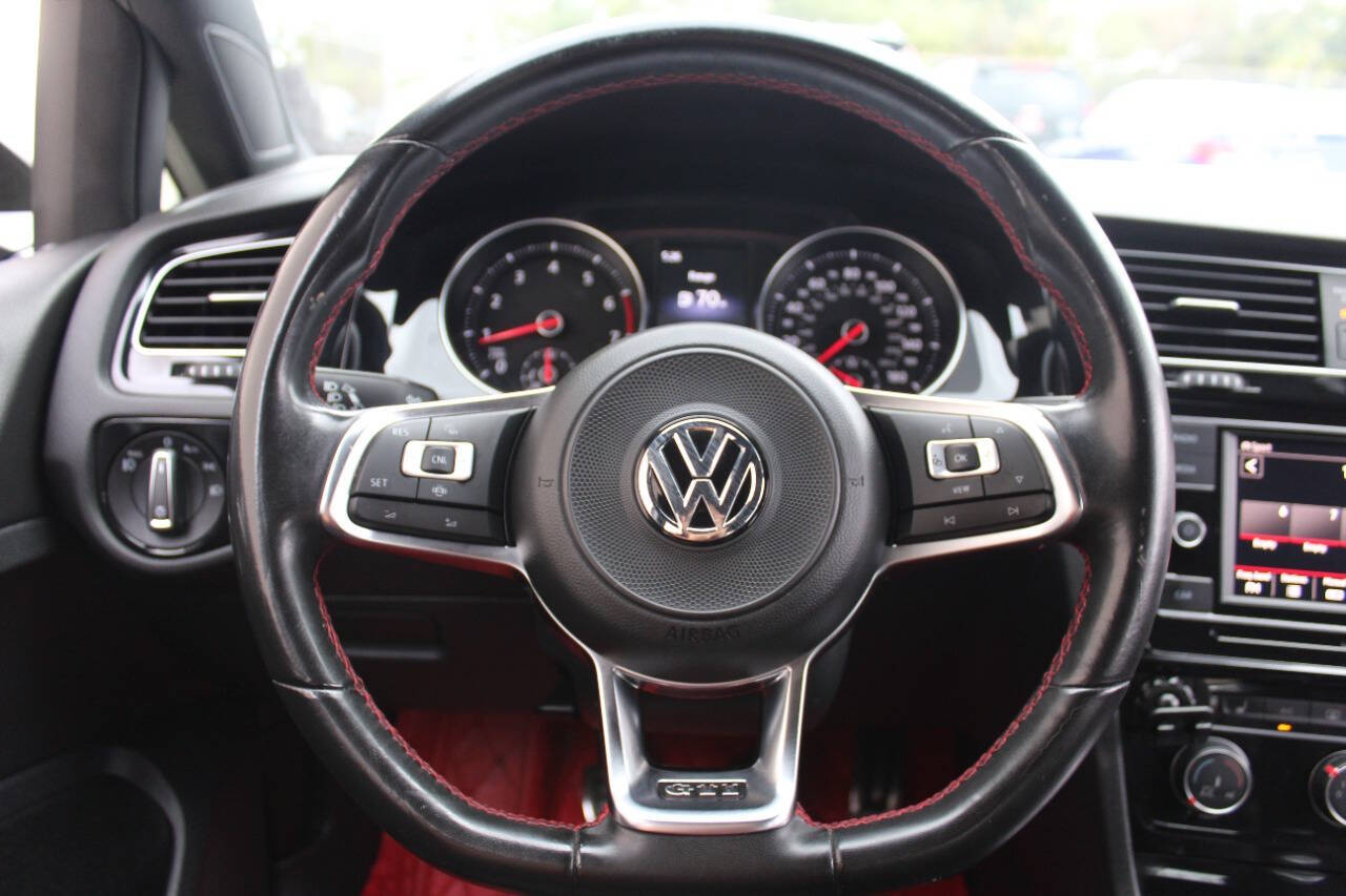 VolkswagenGolf GTI28