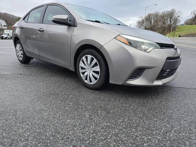 2015 Toyota Corolla LE's photo