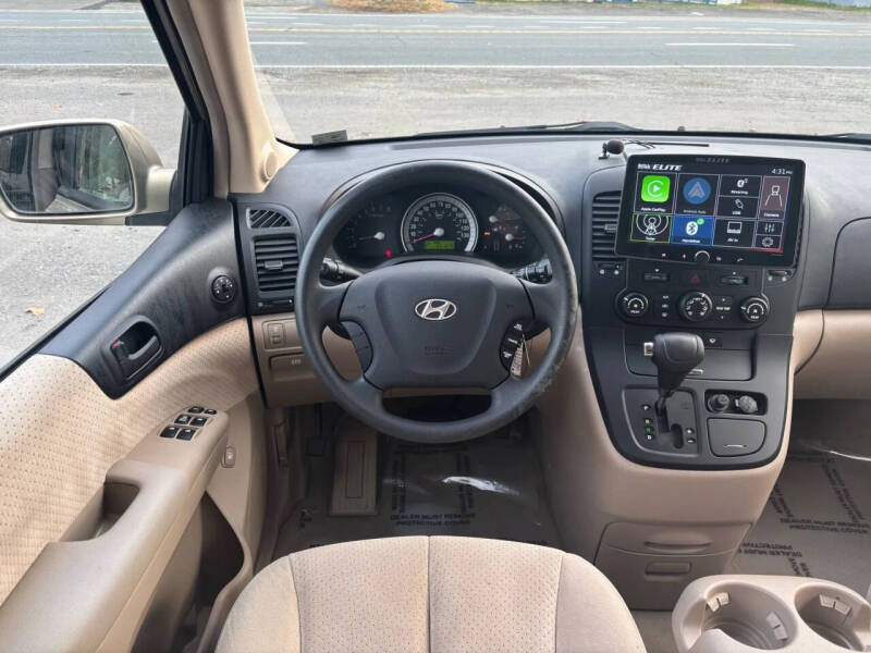 2007 Hyundai Entourage