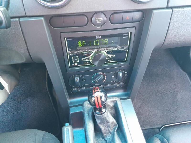 2009 Ford Mustang V6 Deluxe