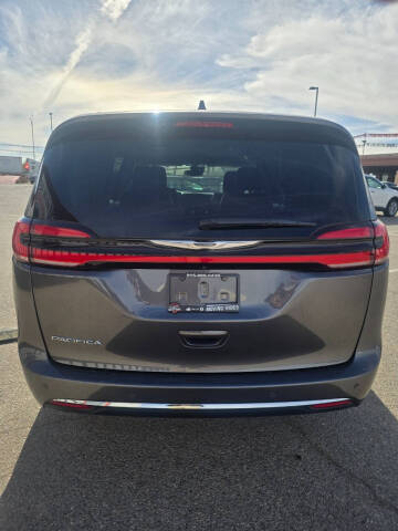 2022 Chrysler Pacifica Touring L