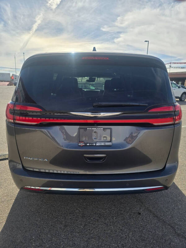 2022 Chrysler Pacifica Touring L