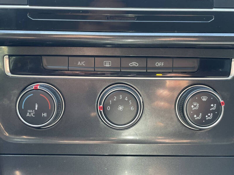2019 Volkswagen Golf S