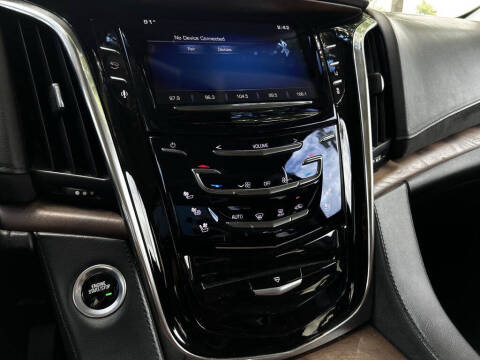 2015 Cadillac Escalade Luxury