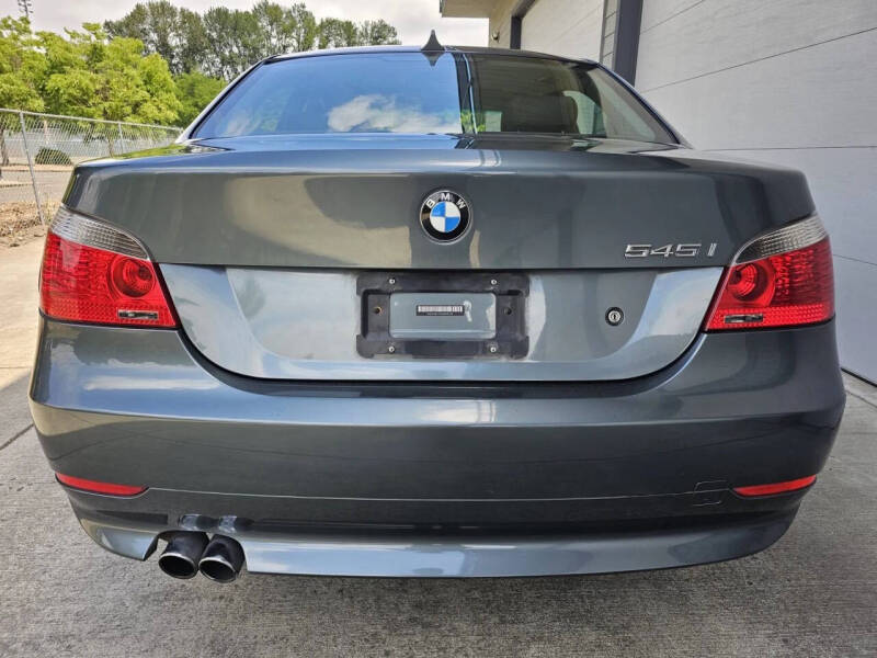 2004 BMW 5 Series 545i
