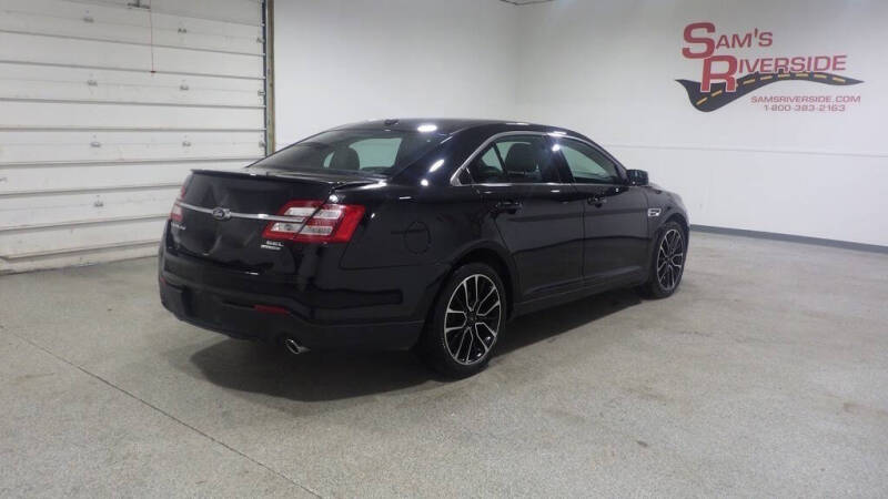 2018 Ford Taurus SEL