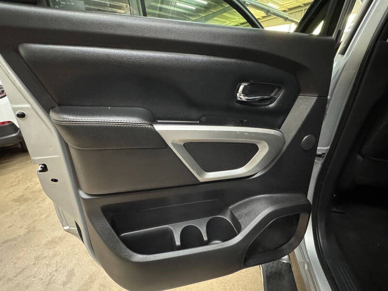 2017 Nissan Titan XD SL