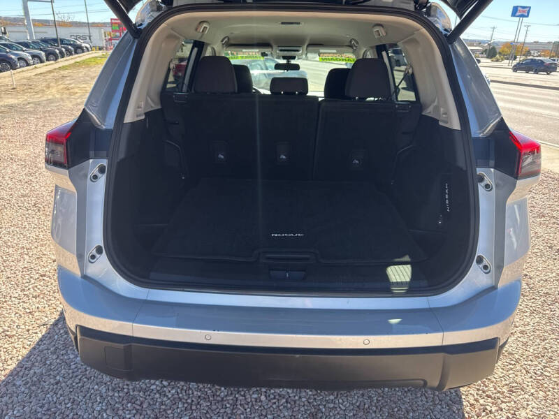 2024 Nissan Rogue SV