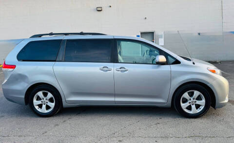 2011 Toyota Sienna LE 8-Passenger