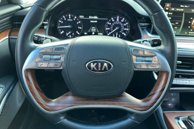 2020 Kia K900 Luxury