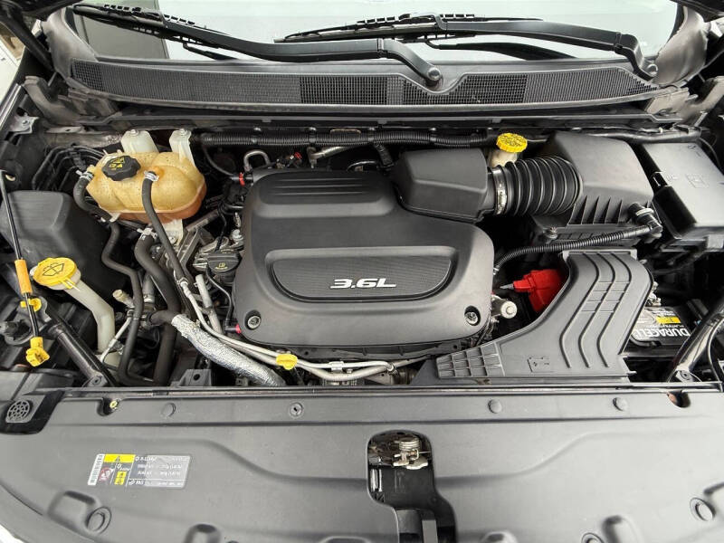 2017 Chrysler Pacifica Touring-L