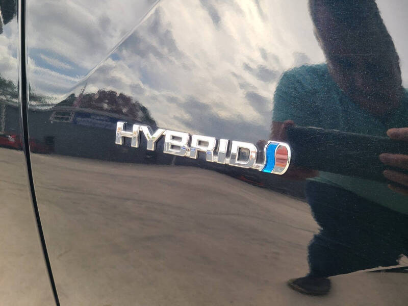 2022 Toyota Prius L Eco