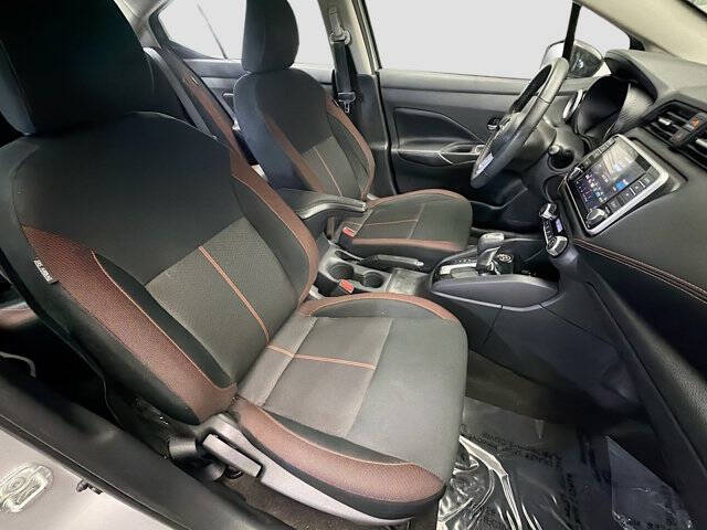 2022 Nissan Versa SR