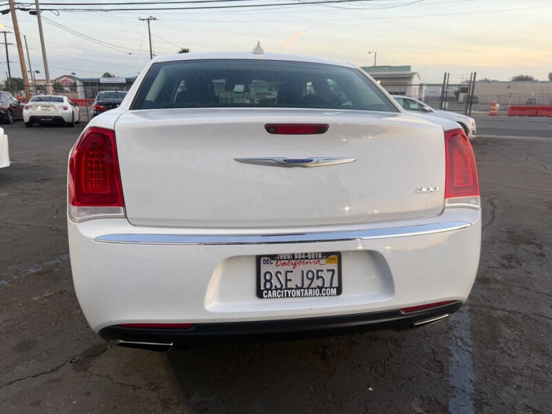 2019 Chrysler 300 Limited