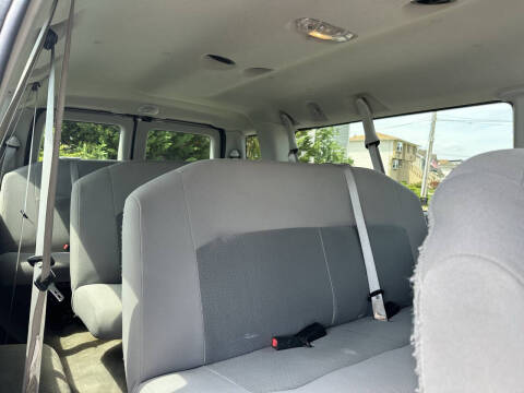 2014 Ford E-Series E-350 SD XLT