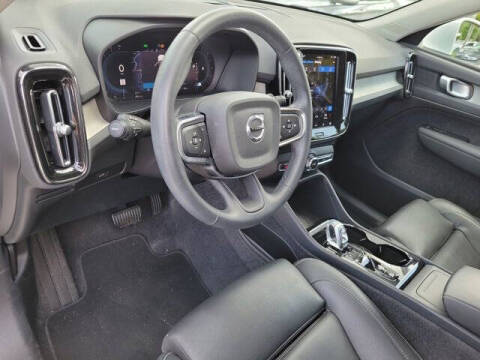 2024 Volvo XC40 B5 Plus Bright Theme