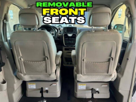 2016 Chrysler Town and Country Touring-L