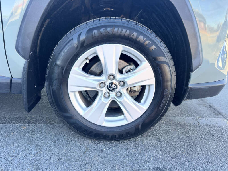 2021 Toyota RAV4 Hybrid XLE