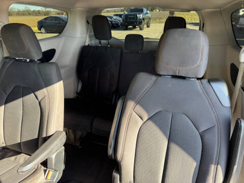 2017 Chrysler Pacifica LX