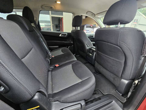 2017 Nissan Pathfinder SV