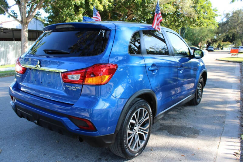 2019 Mitsubishi Outlander Sport SE