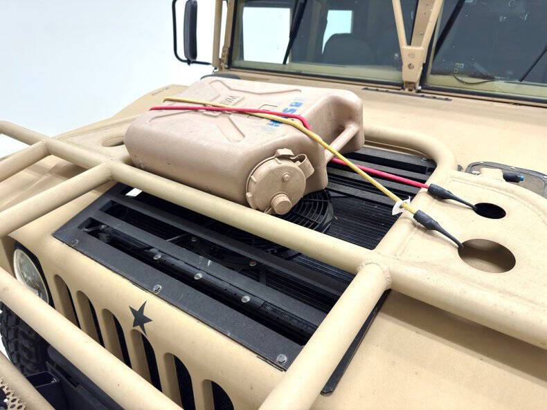 2005 AM General Hummer