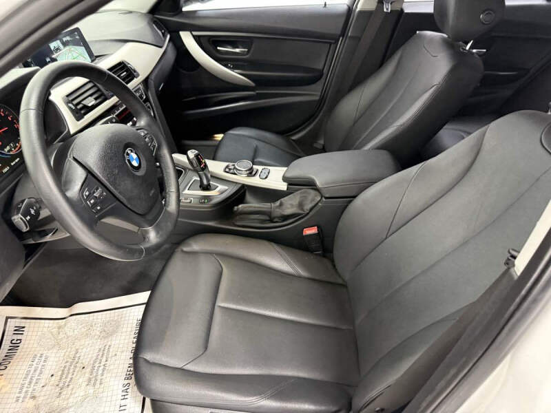 2017 BMW 3 Series 320i