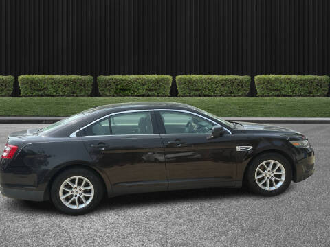 2013 Ford Taurus SE