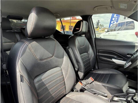 2020 Nissan Kicks SR