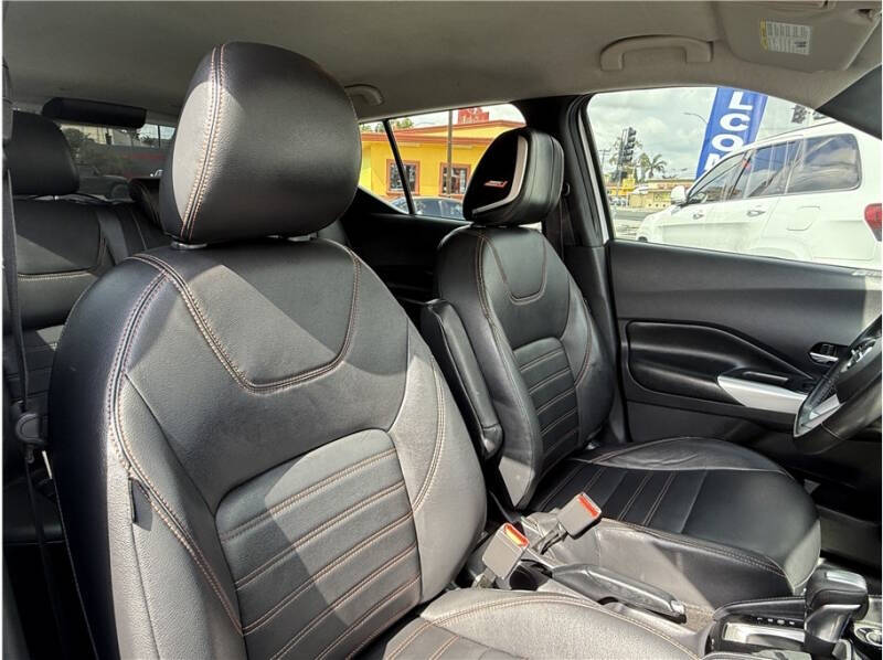 2020 Nissan Kicks SR