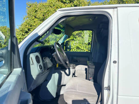 2014 Ford E-Series E-150