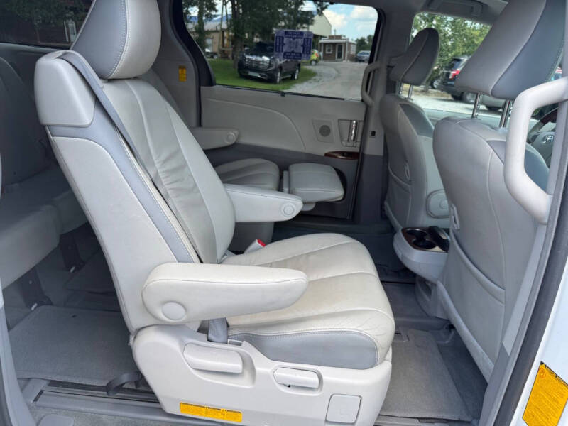 2014 Toyota Sienna Limited 7-Passenger