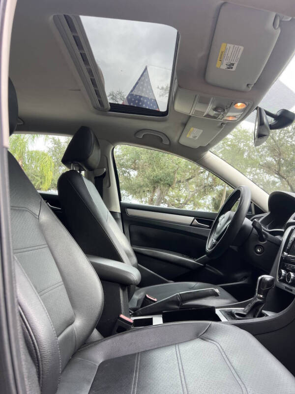 2012 Volkswagen Passat SE PZEV