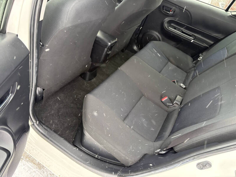 2015 Toyota Prius c Three