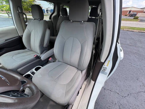 2017 Chrysler Pacifica LX