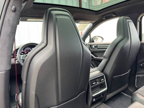 2022 Porsche Cayenne GTS Coupe
